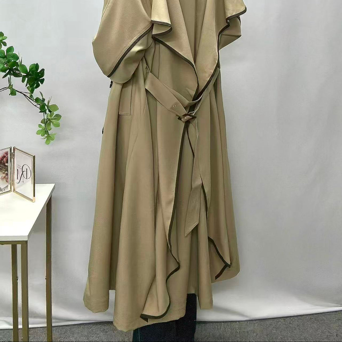 バックフリルロングコート