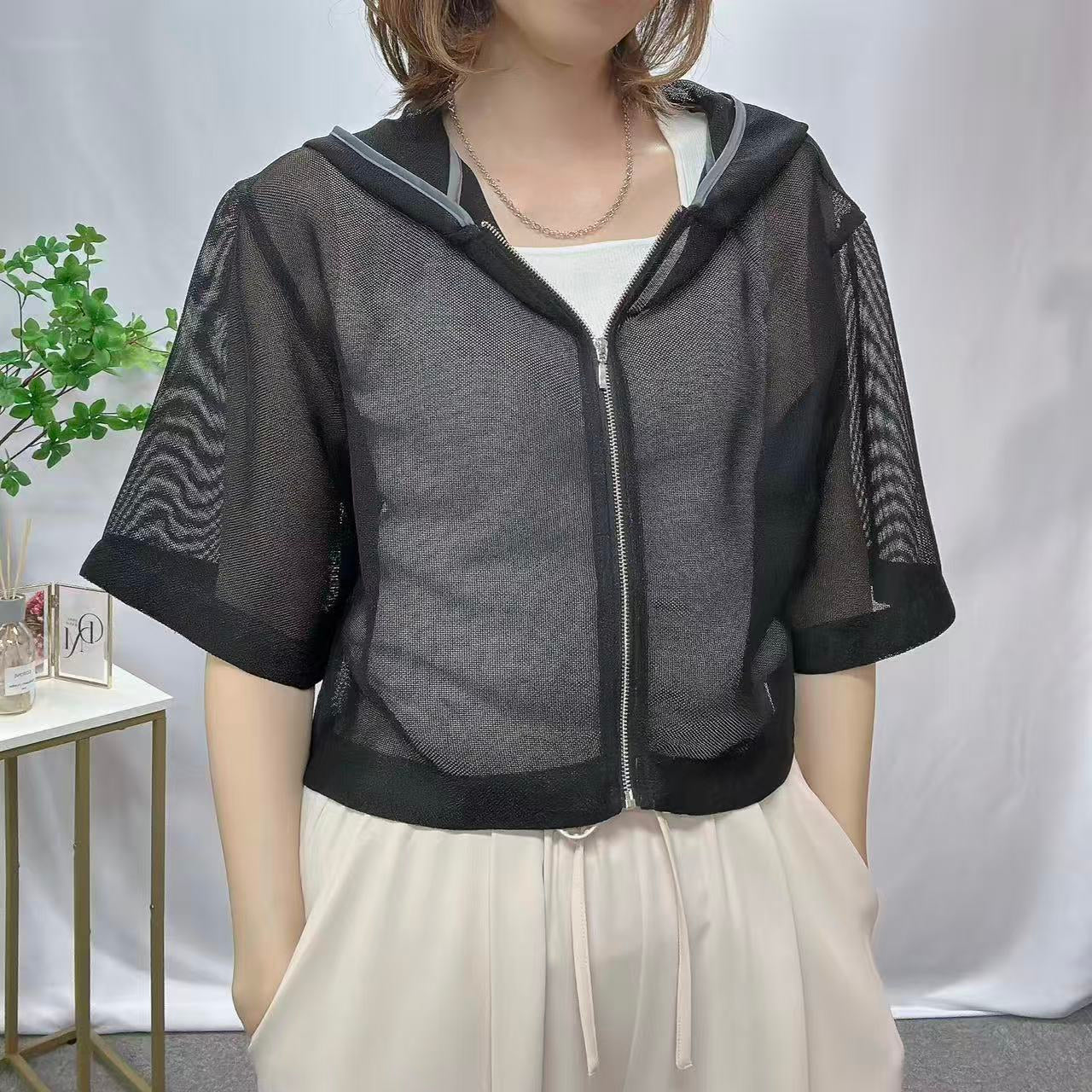メッシュパーカー