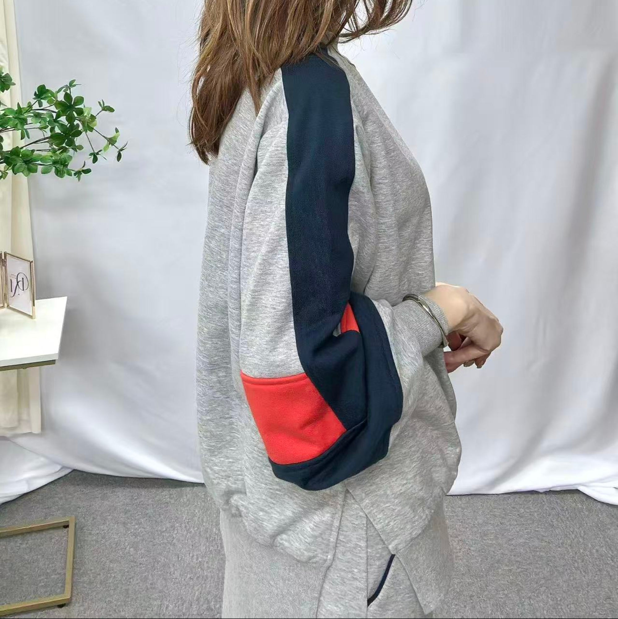 配色スウェット