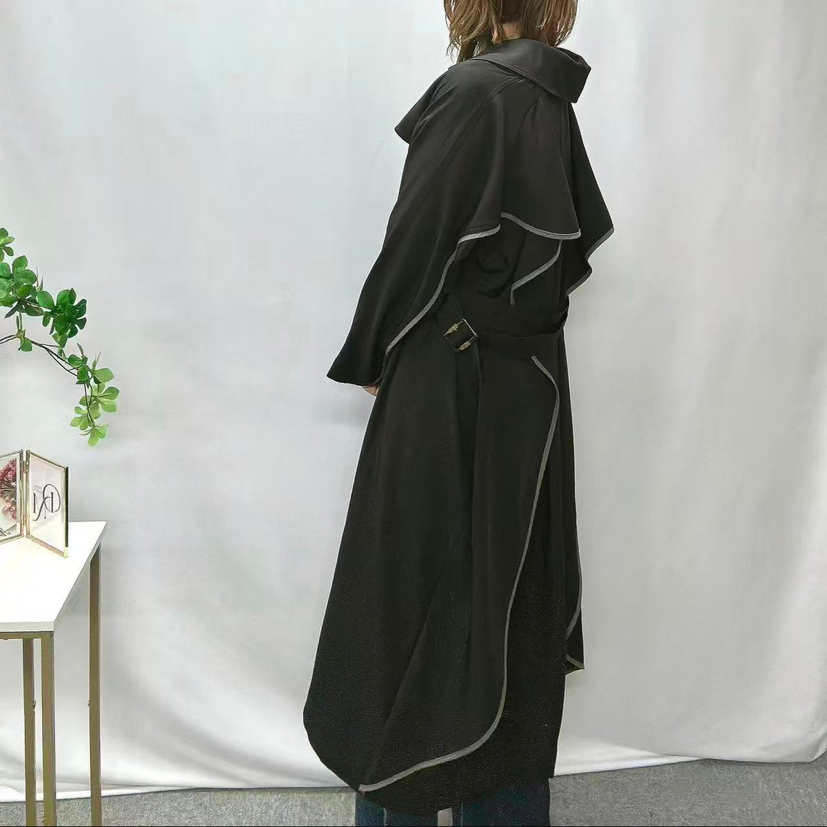バックフリルロングコート