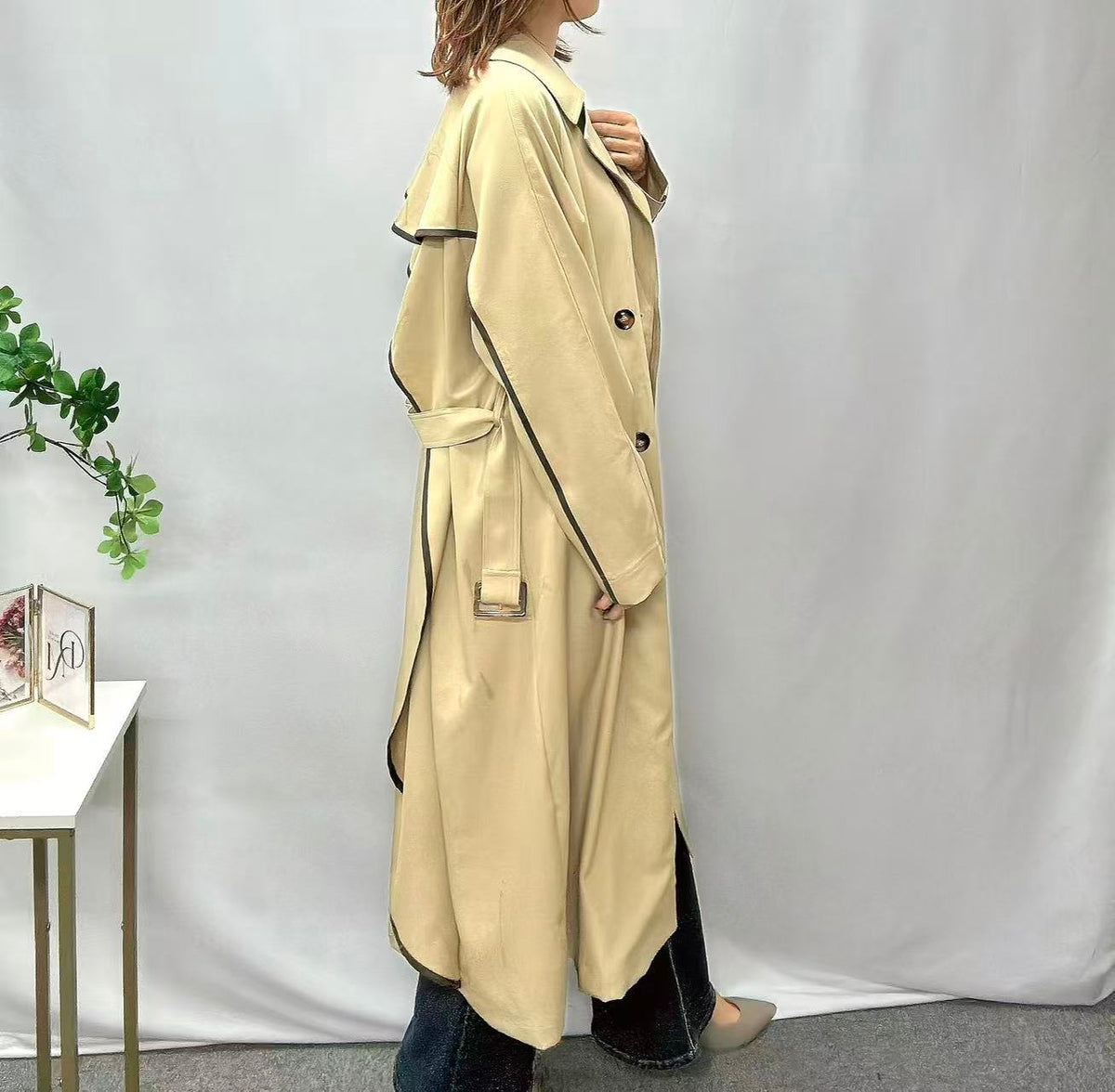 バックフリルロングコート